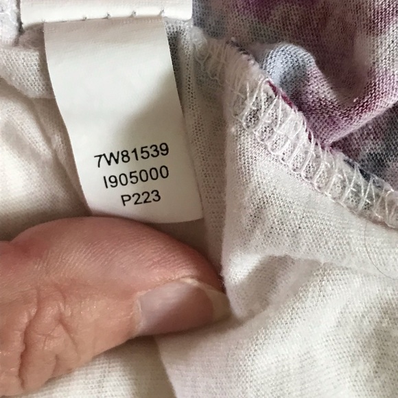 Lucky Brand tee with flowers in EUC - Picture 10 of 10